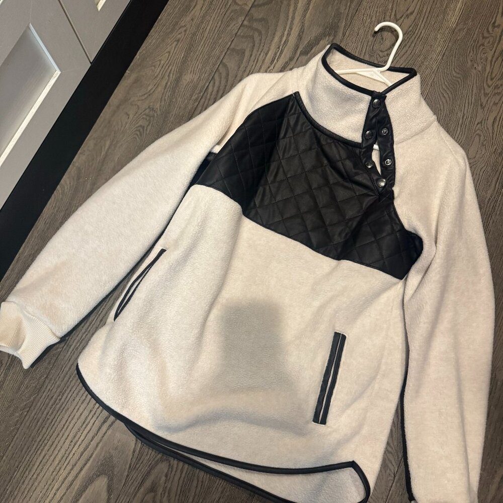 Quilted Snap Pullover – Cream & Black